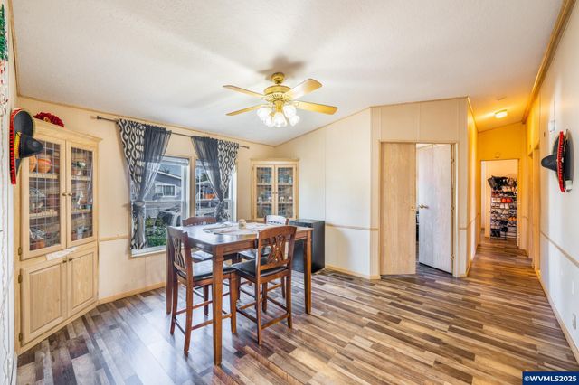 5064 Silver Lp NE, Salem, OR 97305