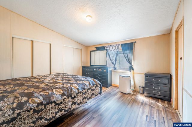 5064 Silver Lp NE, Salem, OR 97305