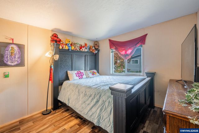 5064 Silver Lp NE, Salem, OR 97305