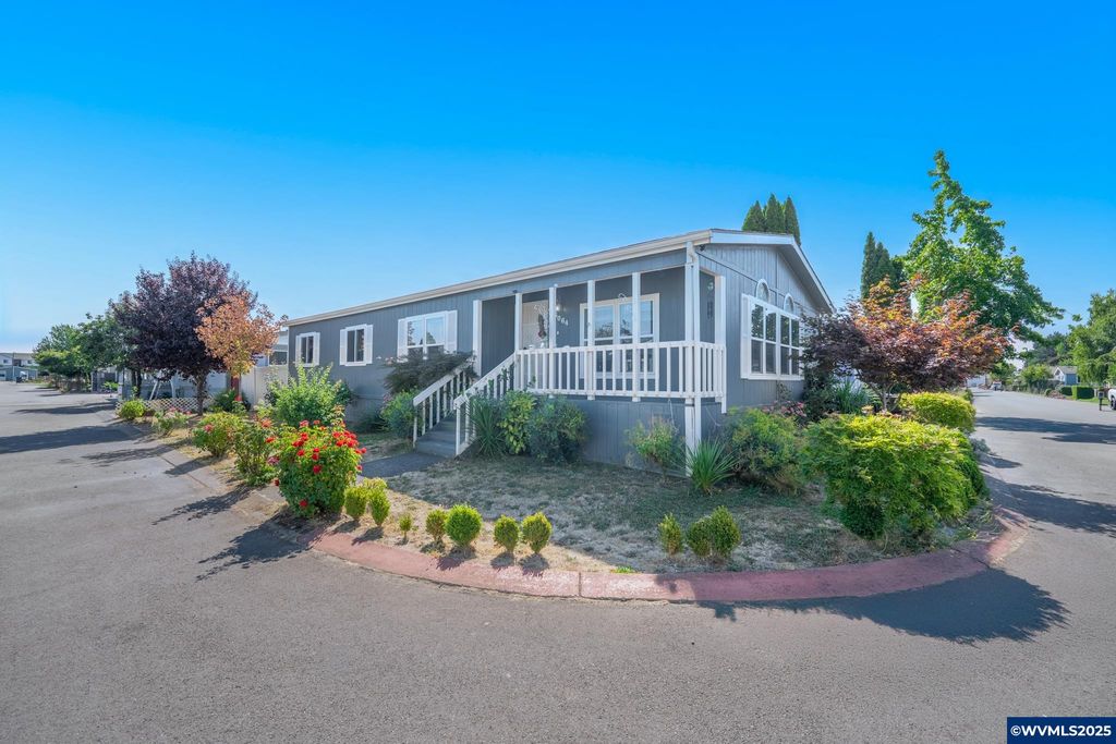 5064 Silver Lp NE, Salem, OR 97305