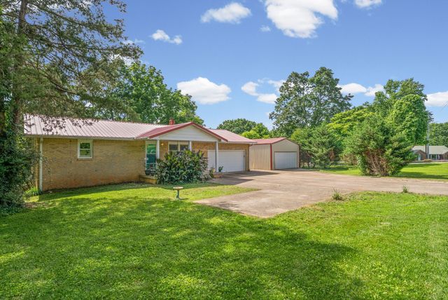 457 Lakeland Dr, Dover, TN 37058