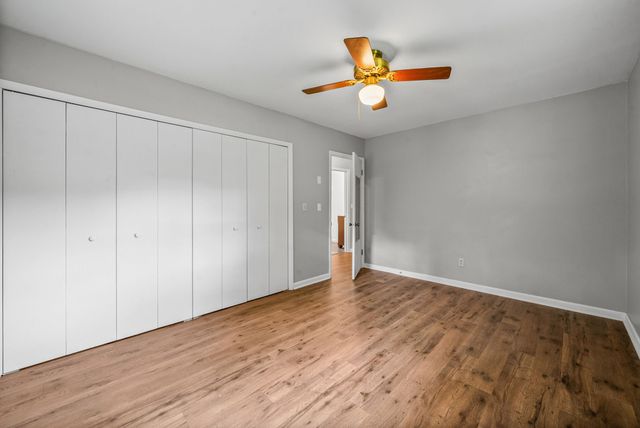 457 Lakeland Dr, Dover, TN 37058