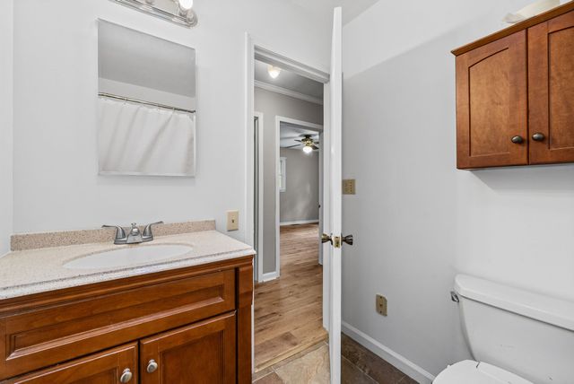 457 Lakeland Dr, Dover, TN 37058