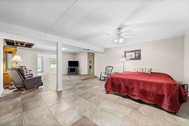 457 Lakeland Dr, Dover, TN 37058