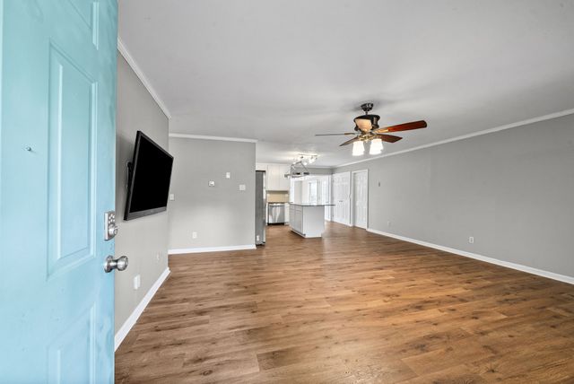 457 Lakeland Dr, Dover, TN 37058