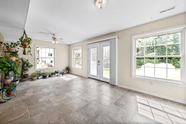457 Lakeland Dr, Dover, TN 37058