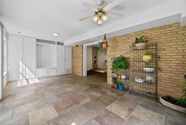 457 Lakeland Dr, Dover, TN 37058
