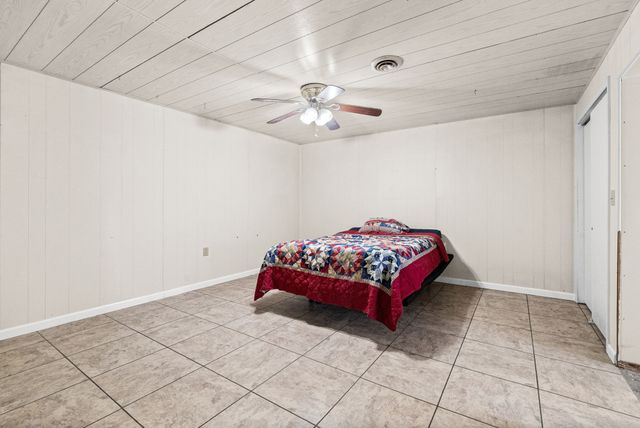 457 Lakeland Dr, Dover, TN 37058