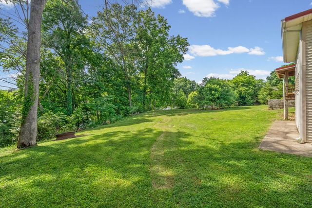 457 Lakeland Dr, Dover, TN 37058