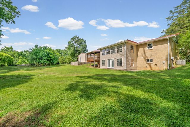 457 Lakeland Dr, Dover, TN 37058