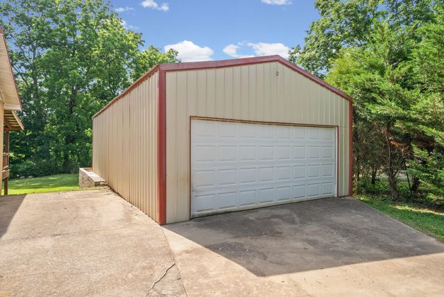 457 Lakeland Dr, Dover, TN 37058