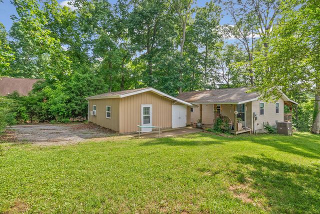 457 Lakeland Dr, Dover, TN 37058