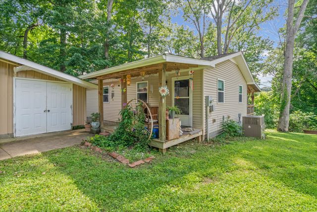 457 Lakeland Dr, Dover, TN 37058
