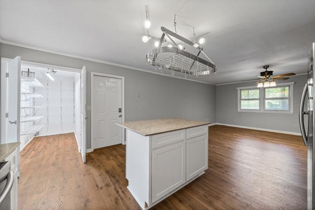 457 Lakeland Dr, Dover, TN 37058