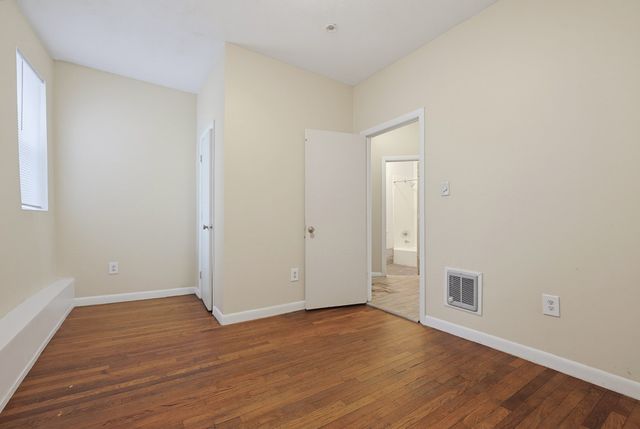 117 Regent St, Boston, MA 02119