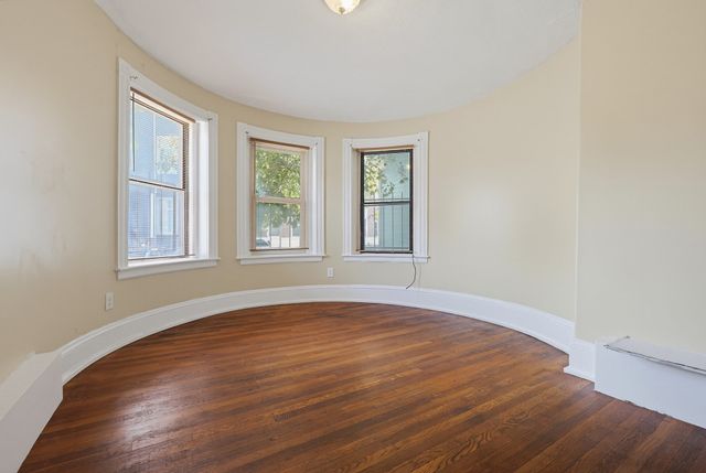 117 Regent St, Boston, MA 02119