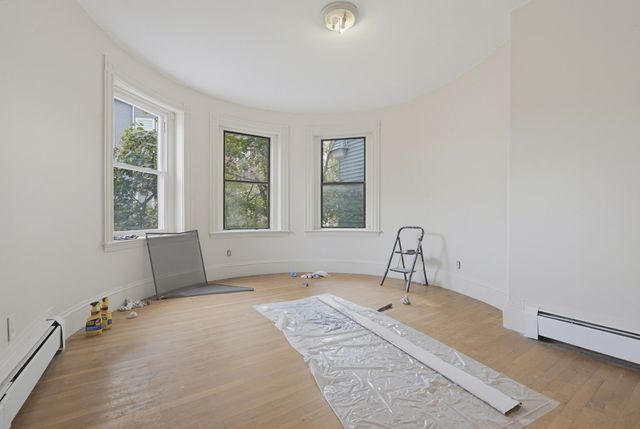 117 Regent St, Boston, MA 02119