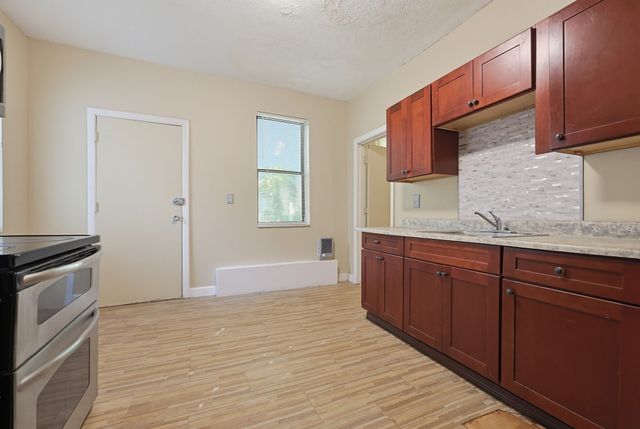 117 Regent St, Boston, MA 02119