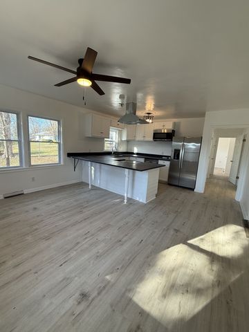 103 Springer Dr, Lawrenceburg, TN 38464