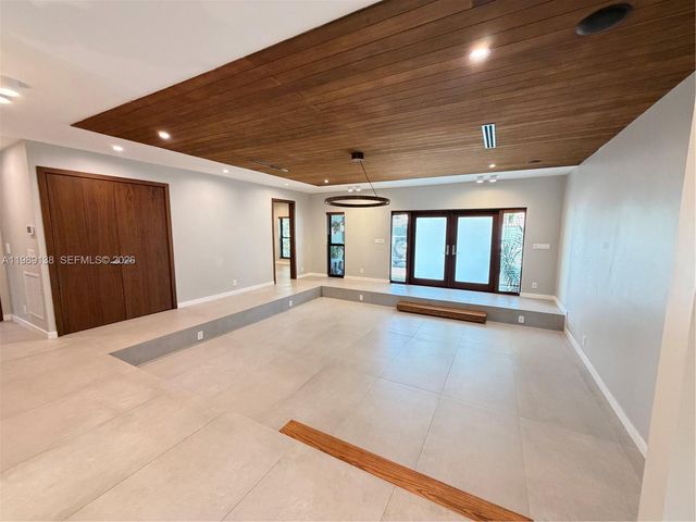 3200 NE 165th Street, North Miami Beach, FL 33160