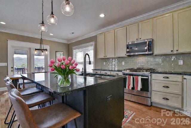 3 Leeds Lane, Black Mountain, NC 28711