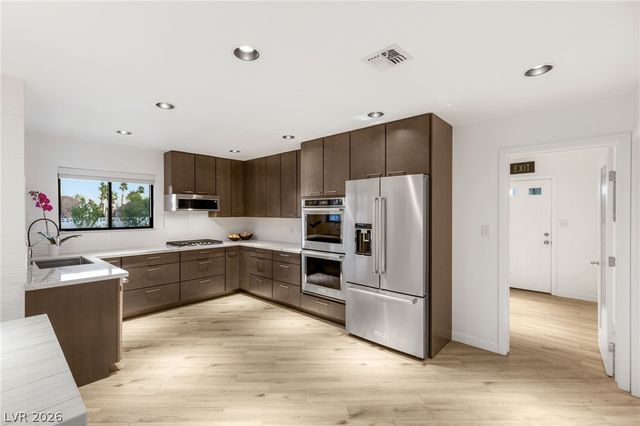 2713 South Miller Lane, Las Vegas, NV 89117