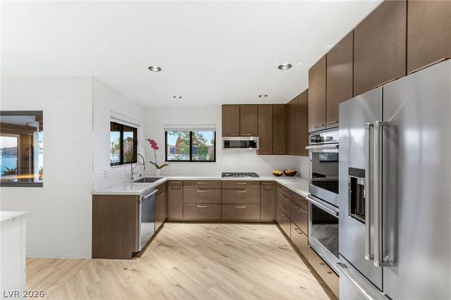 2713 South Miller Lane, Las Vegas, NV 89117