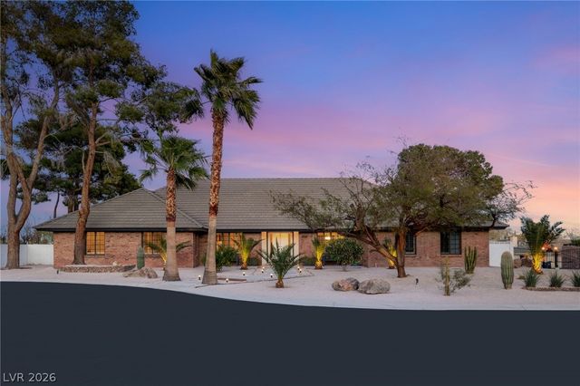 2713 South Miller Lane, Las Vegas, NV 89117