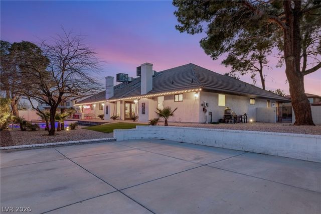 2713 South Miller Lane, Las Vegas, NV 89117