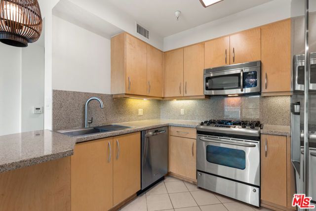 267 S San Pedro Street 213, Los Angeles, CA 90012