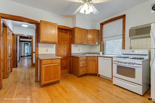 3342 S Lowe Avenue, Chicago, IL 60616