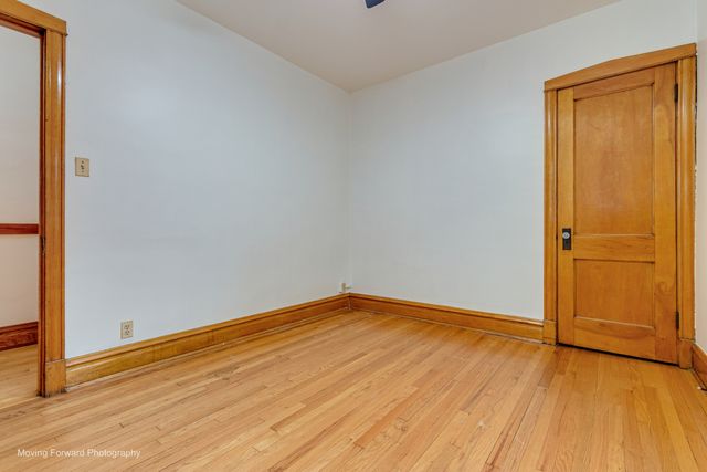 3342 S Lowe Avenue, Chicago, IL 60616