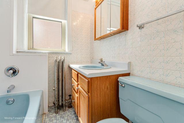 3342 S Lowe Avenue, Chicago, IL 60616
