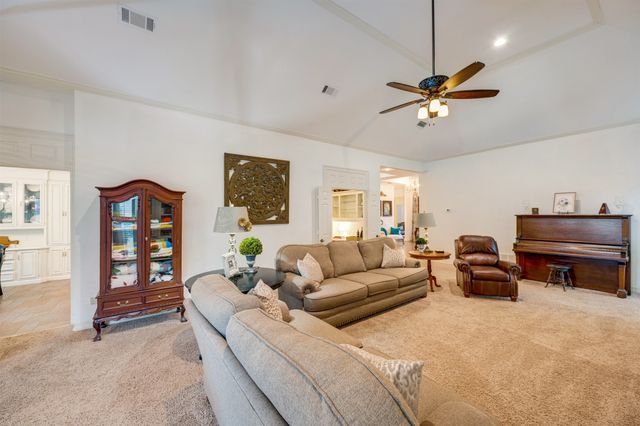 3160 Stacy Lane, Paris, TX 75460