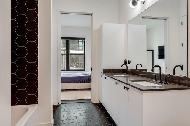 800 Embassy DR 513, Austin, TX 78702