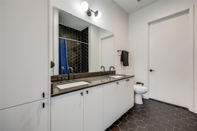 800 Embassy DR 513, Austin, TX 78702