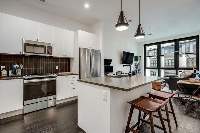 800 Embassy DR 513, Austin, TX 78702