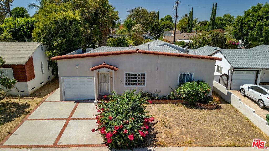 5945 Yarmouth Avenue, Los Angeles, CA 91316 — photo 2