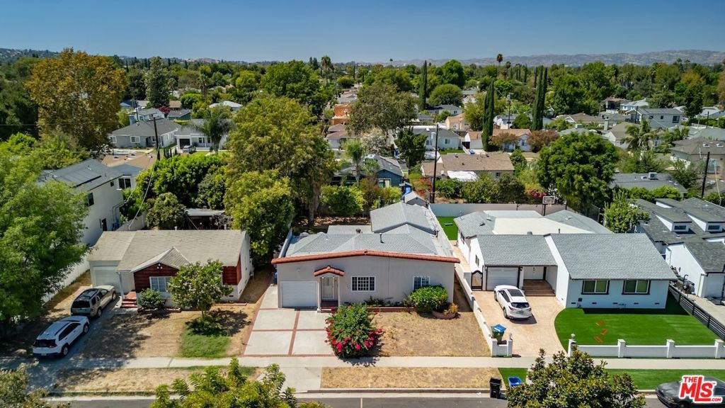 5945 Yarmouth Avenue, Los Angeles, CA 91316 — photo 3