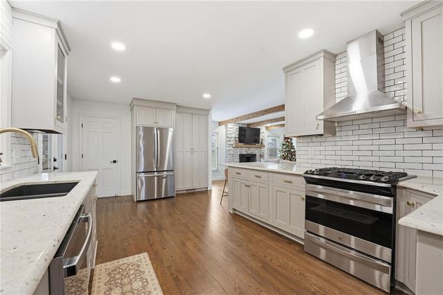 9930 Floyd Street, Overland Park, KS 66212