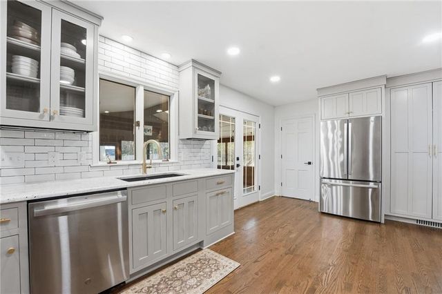 9930 Floyd Street, Overland Park, KS 66212