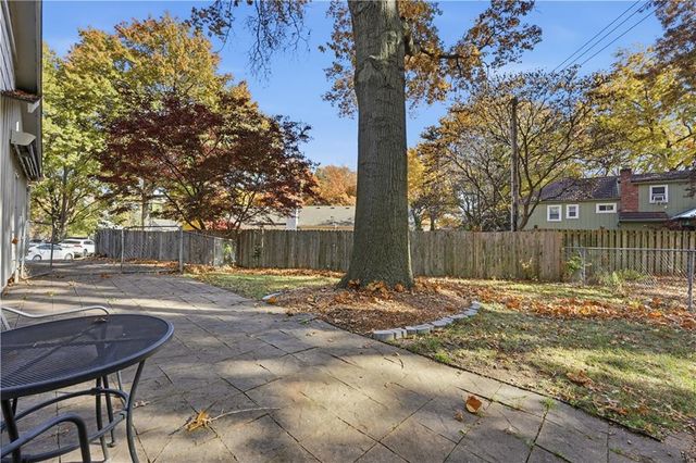 9930 Floyd Street, Overland Park, KS 66212