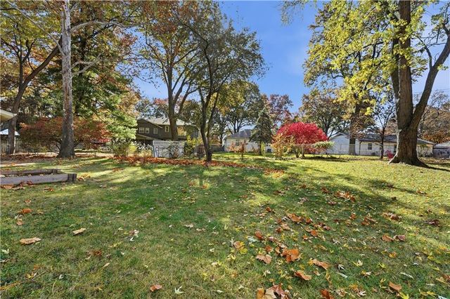 9930 Floyd Street, Overland Park, KS 66212