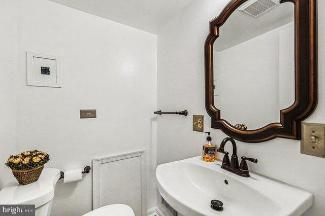 3808 FRANCONIA RD, Alexandria, VA 22310