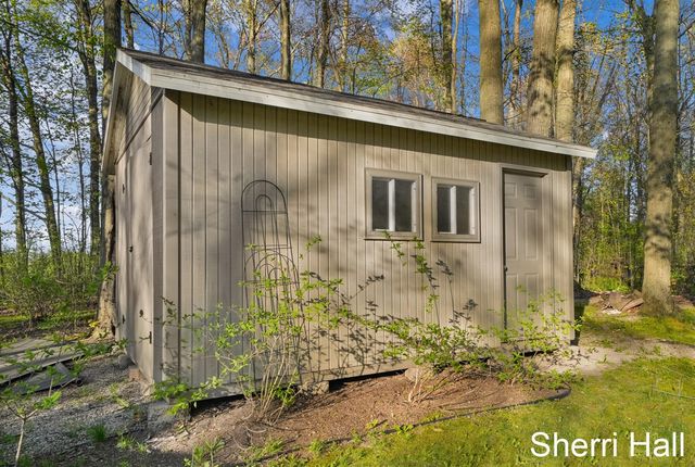 7861 S West County Line Road, Greenville, MI 48838