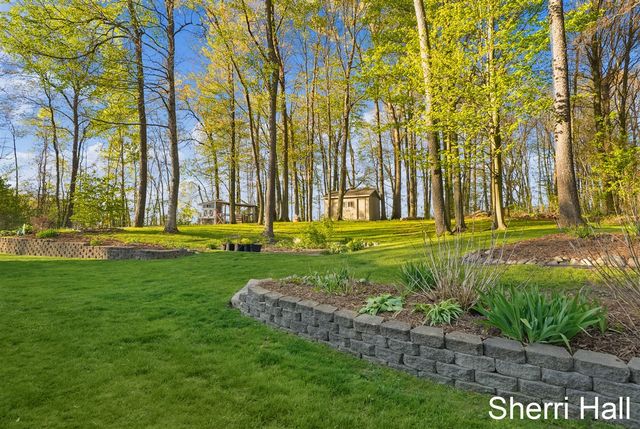 7861 S West County Line Road, Greenville, MI 48838