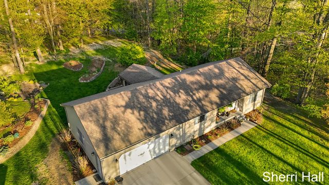 7861 S West County Line Road, Greenville, MI 48838