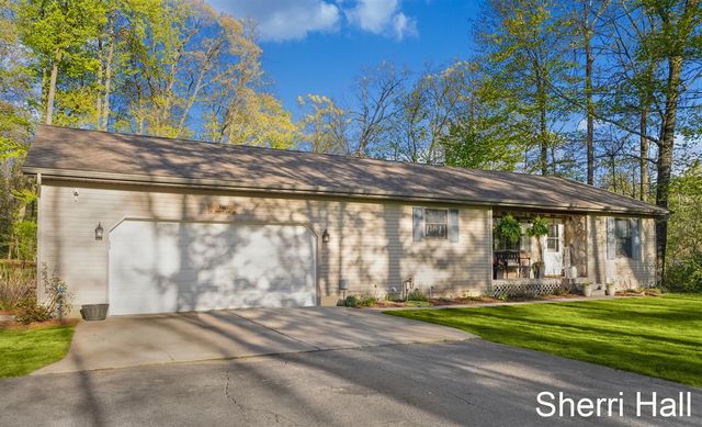 7861 S West County Line Road, Greenville, MI 48838