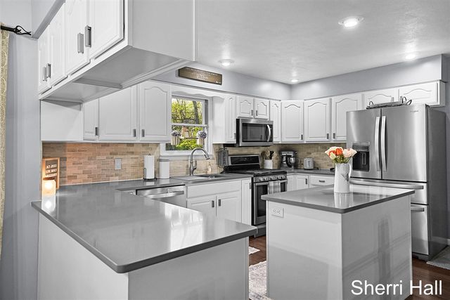 7861 S West County Line Road, Greenville, MI 48838