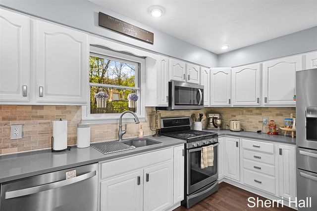 7861 S West County Line Road, Greenville, MI 48838